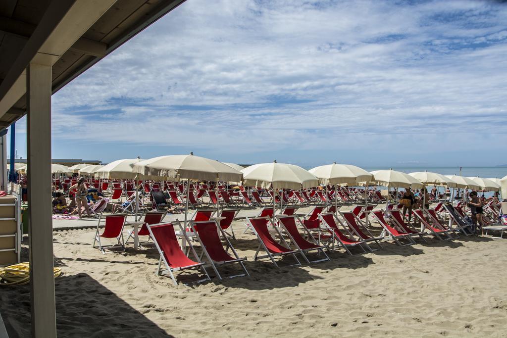 Hotel Riviera Blu Tirrenia Extérieur photo