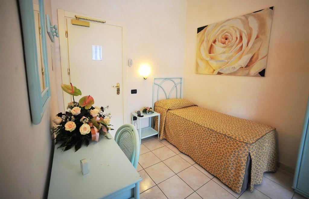 Hotel Riviera Blu Tirrenia Chambre photo