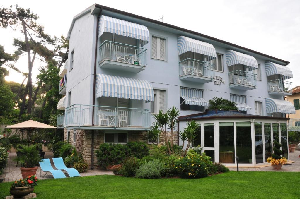 Hotel Riviera Blu Tirrenia Extérieur photo