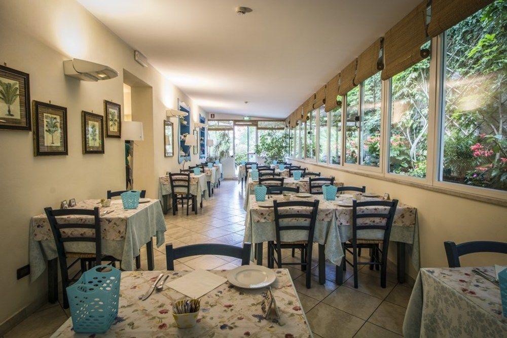 Hotel Riviera Blu Tirrenia Extérieur photo