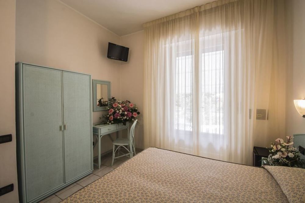 Hotel Riviera Blu Tirrenia Extérieur photo