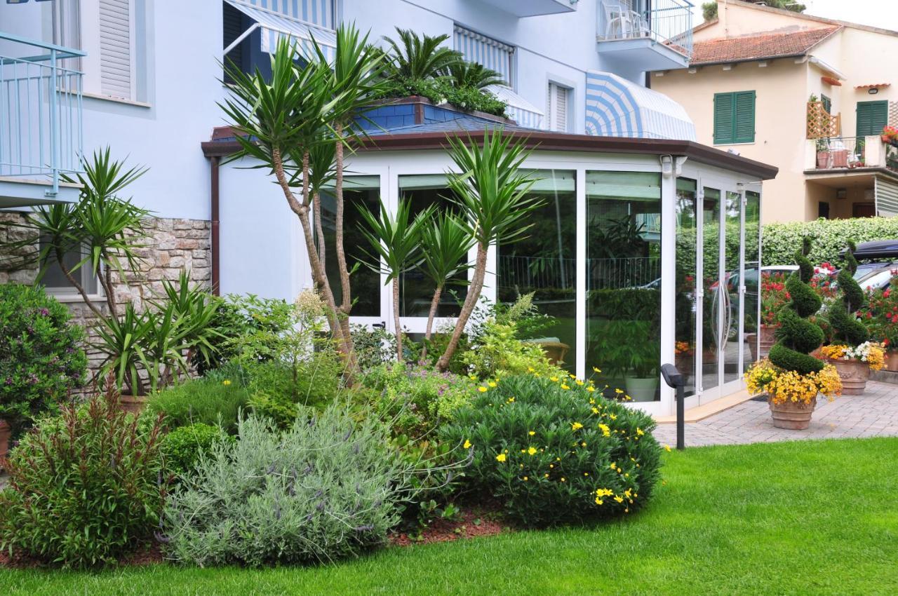 Hotel Riviera Blu Tirrenia Extérieur photo